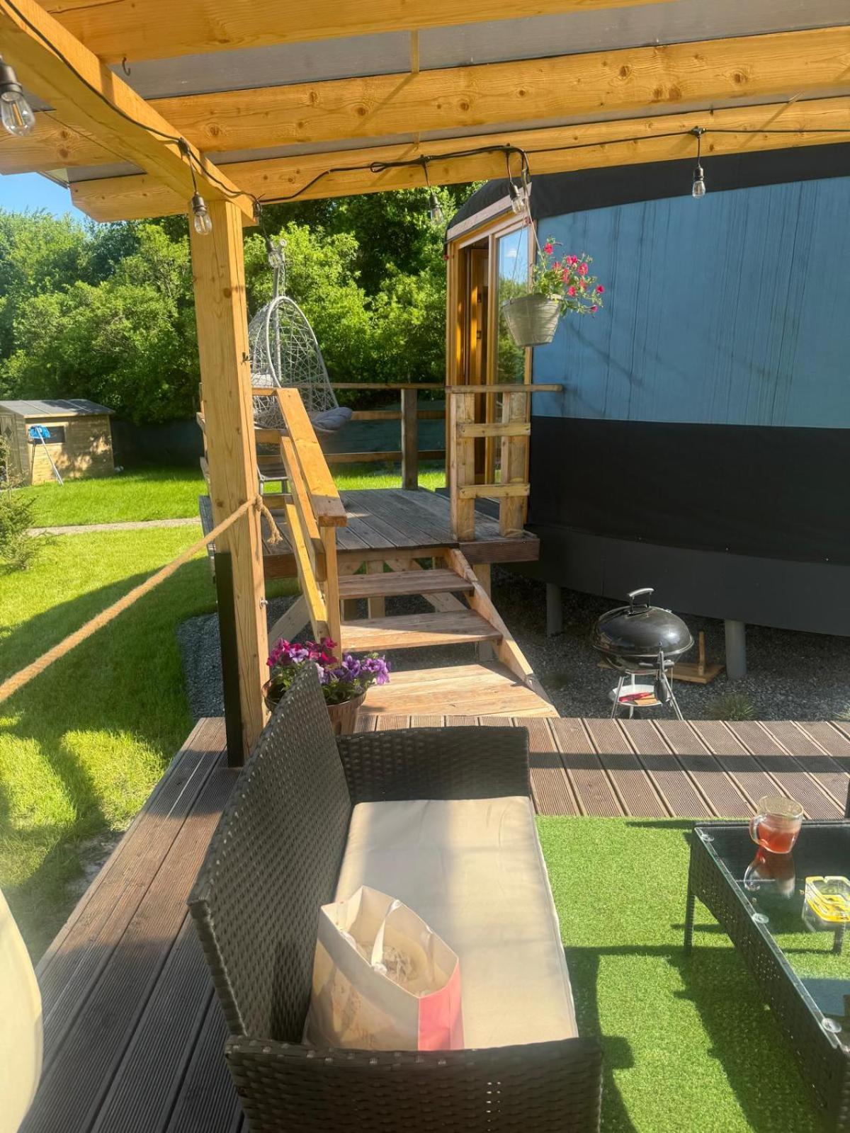 Glamping Pogorzany - Jurty *
