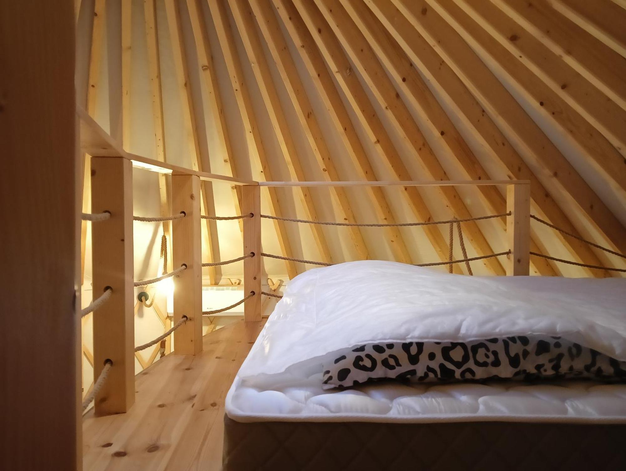 Glamping Pogorzany - Jurty Luksusowy namiot *