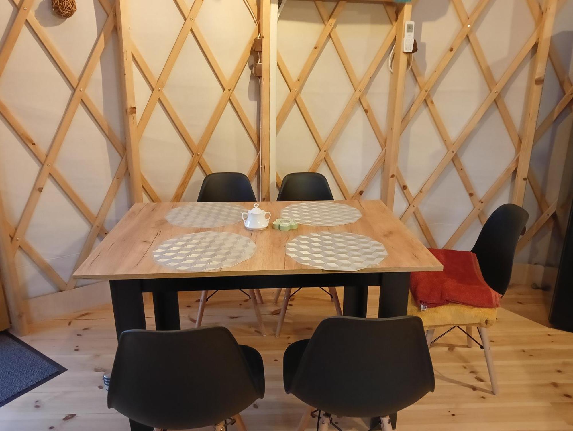 Glamping Pogorzany - Jurty *