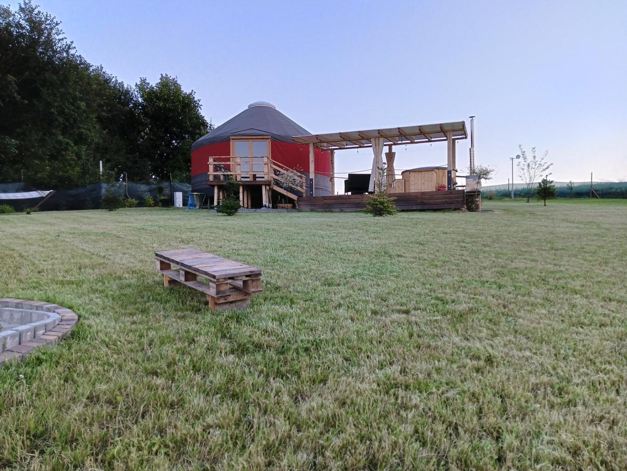 Luksusowy namiot Glamping Pogorzany - Jurty